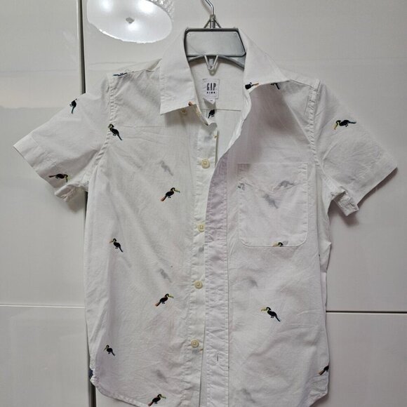 Gap Kids Button Down Parrot Short Sleeve Shirt - Picture 2 of 8